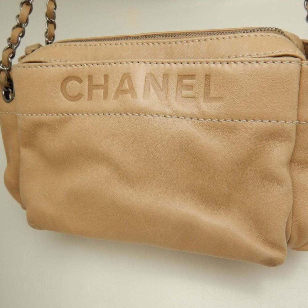 CHANEL Cream Lambskin Leather Shoulder Bag - Picture 5 of 16